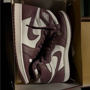 Nike Men's Maroon and White Sneakers